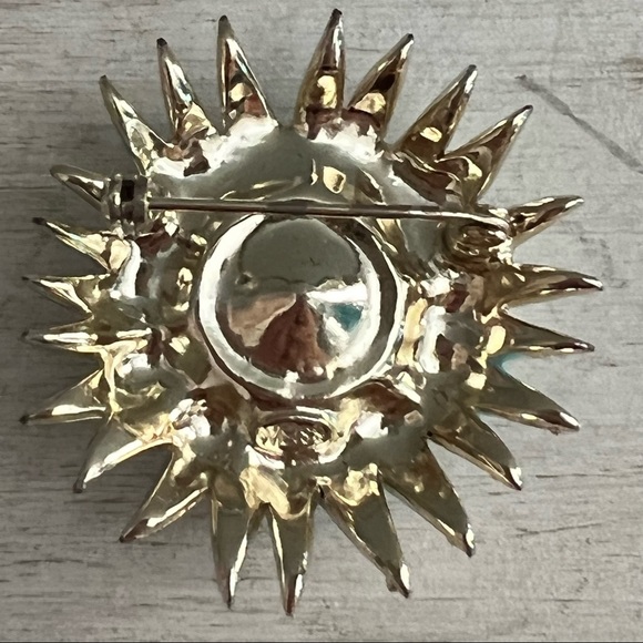 Weiss Vintage Light Blue Enamel AB Rhinestone 1940s Brooch and Earrings Set - Picture 5 of 16